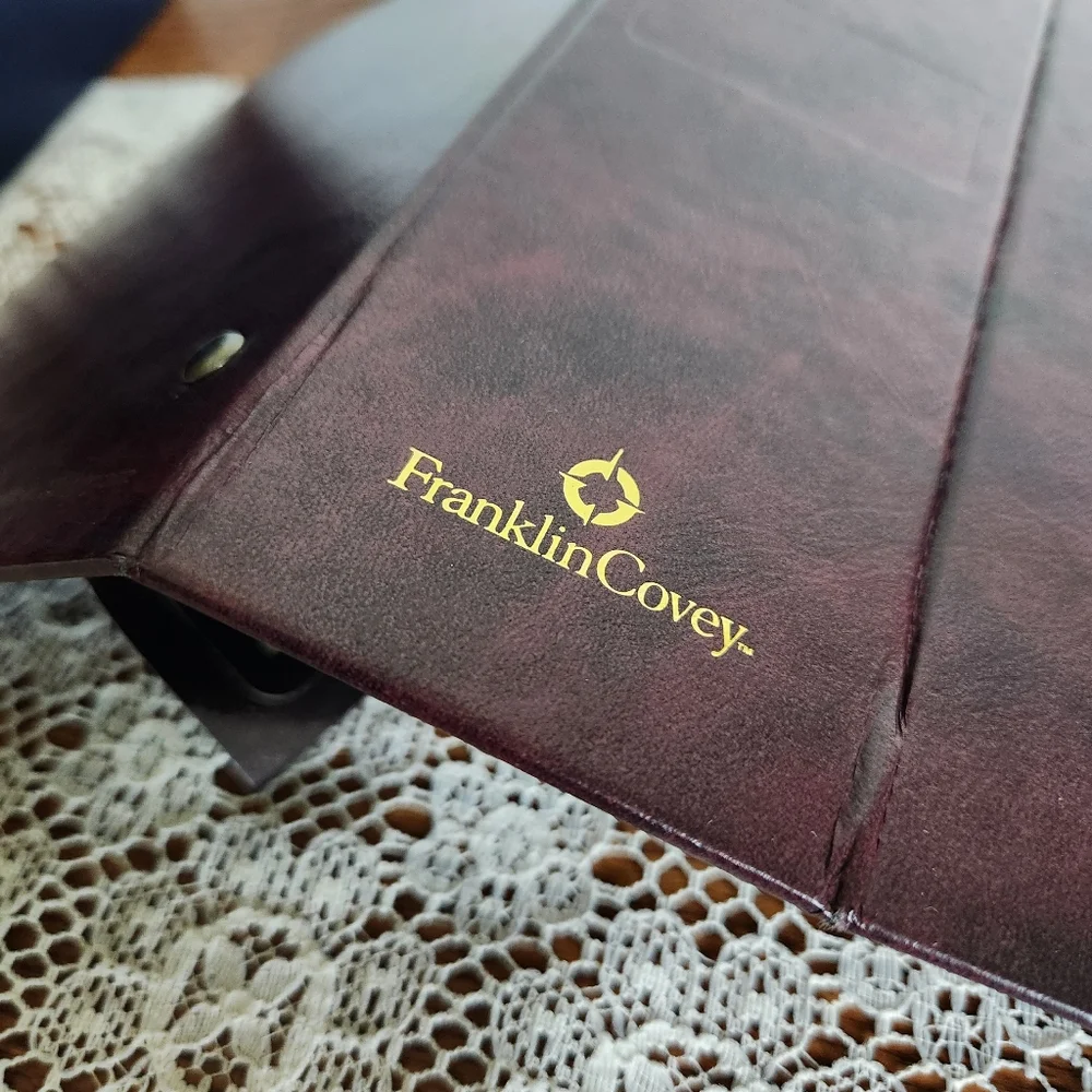 FranklinCovey Burgundy Archive Storage Binder